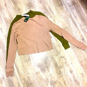 Woman’s long sleeve cropped thermal